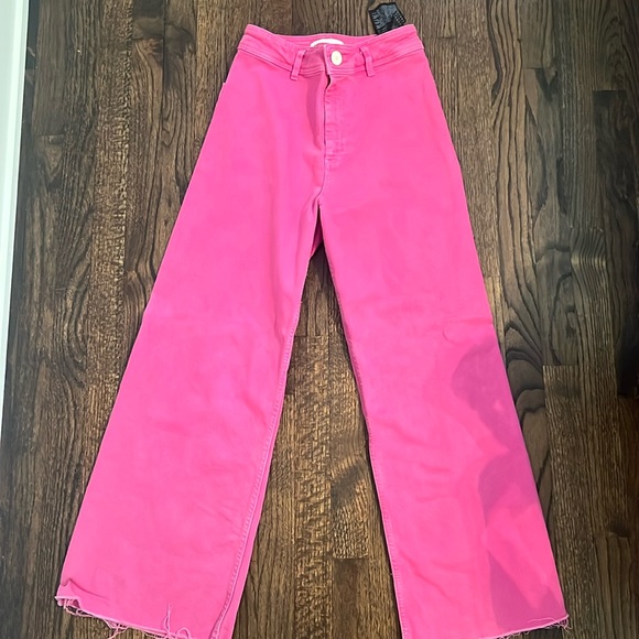 Pink Zara pants. Only worn once. They are super cute and brand new. - Picture 2 of 4